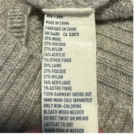 American Eagle Outfitters‎ Size Medium Gray Lightweight Pointelle Dolman Sweater - Picture 7 of 7